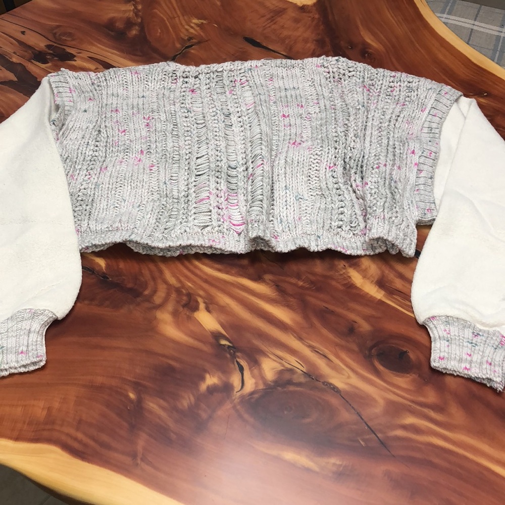 Free People
Honey Cable Fleece Sleeve Crop Sweater - Picture 6 of 9